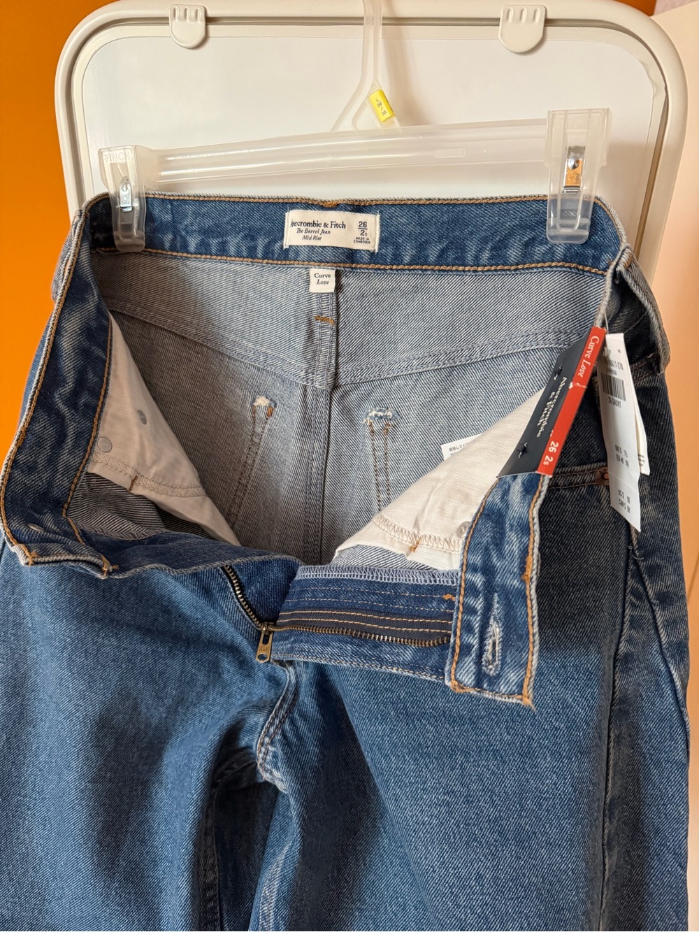 Abercrombie&Fitch Curve Love Mid Rise Barrel Jean - Picture 12 of 16